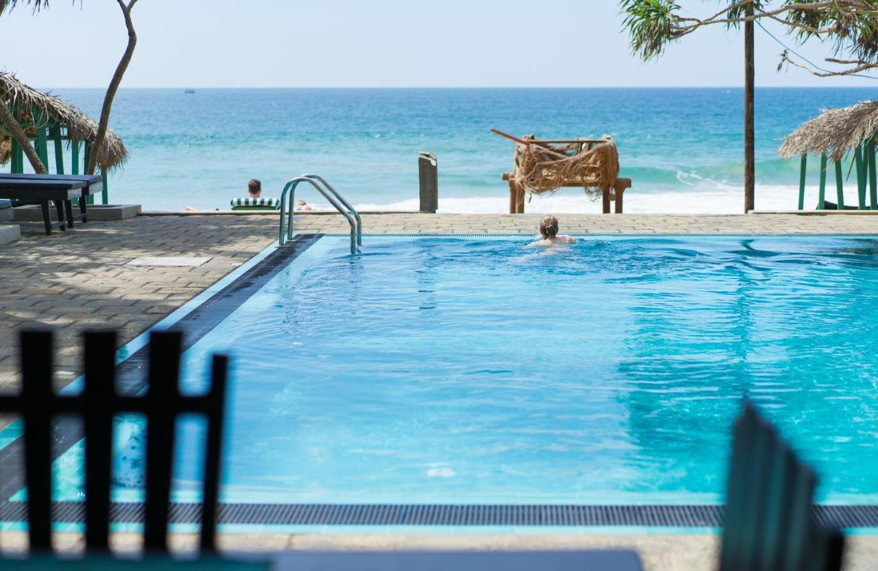 At Ease Beach Hotel Hikkaduwa Eksteriør billede
